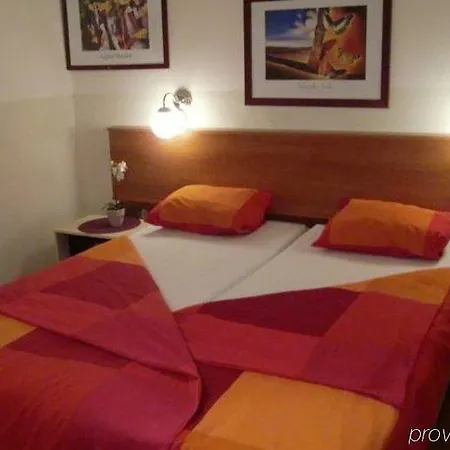 Pagi 2* أمستردام