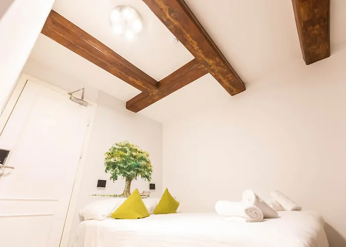 Ξενοδοχείο Pagi 2*